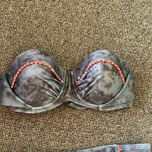 Body Glove bikini - Picture 2 of 15